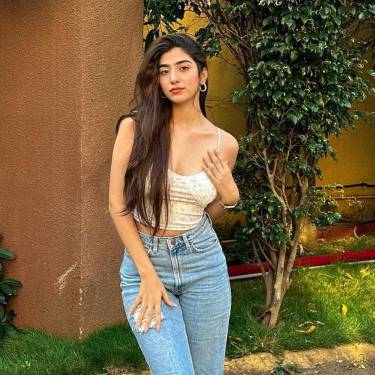 Nazila Sitaishi Instagram